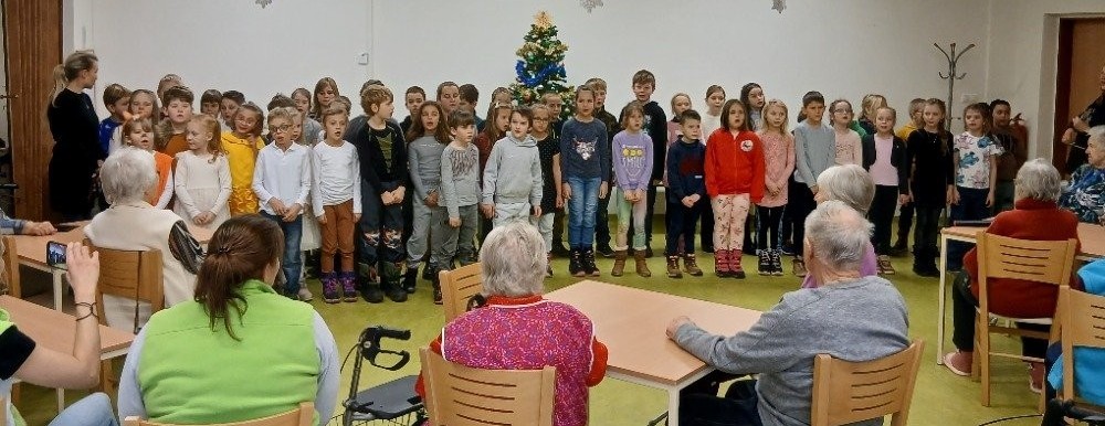 Vánoční vystoupení dětí ze ZŠ Boženy Němcové