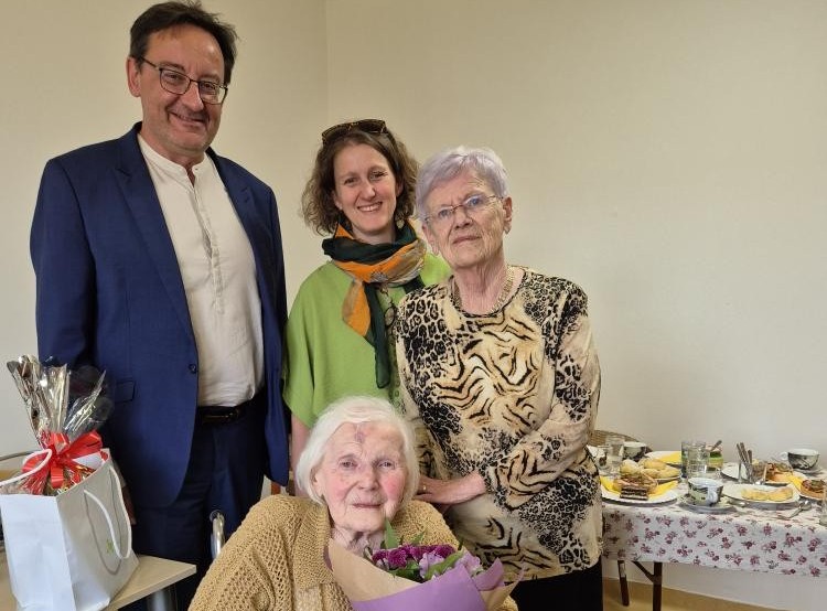 Sto let života, sto let příběhů – paní Anna Sehnalová oslavila významné jubileum