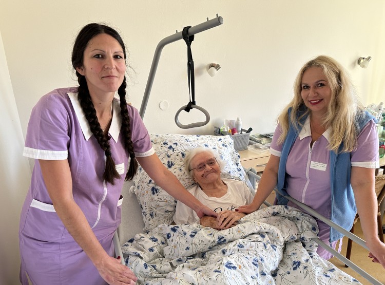 „Jsme pro ně druhá rodina. A oni jsou tou naší,“ shodují se pečovatelky z domova pro seniory