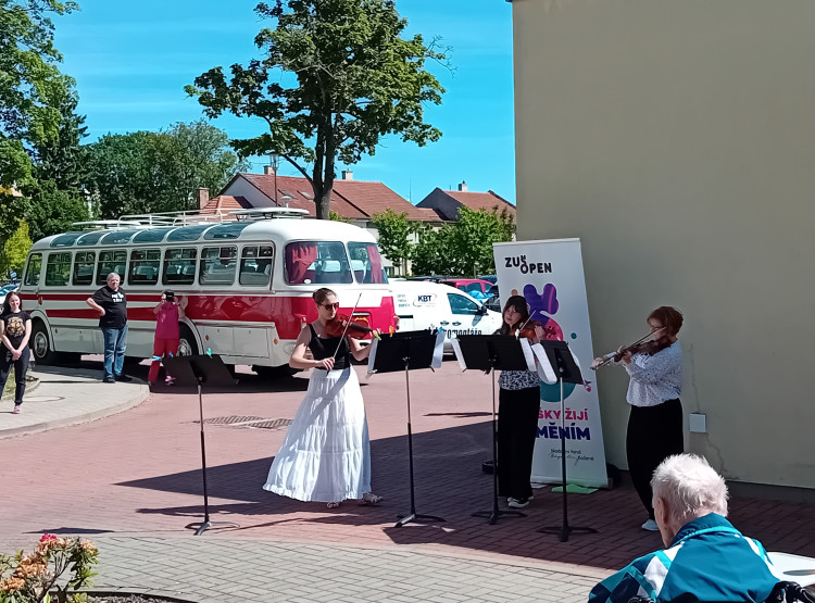 ZUŠ Open – hudební autobus