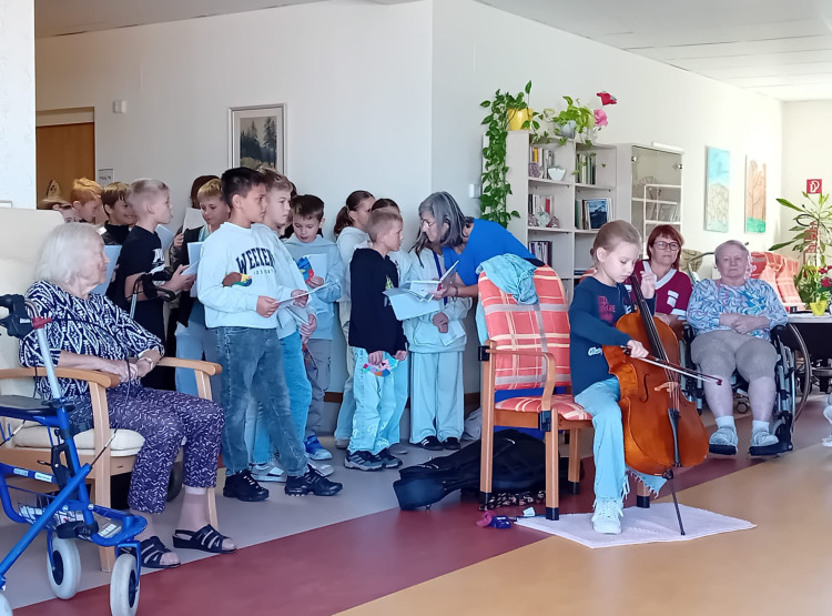 Vystoupení dětí k Mezinárodnímu dni seniorů