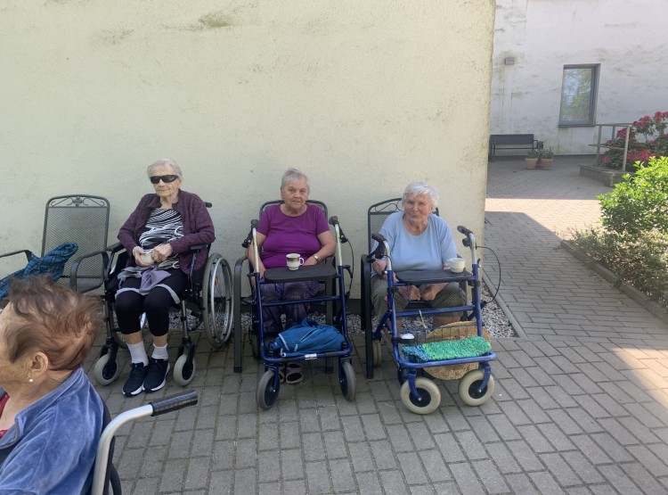 Pálení čarodějnic s opékáním buřtů