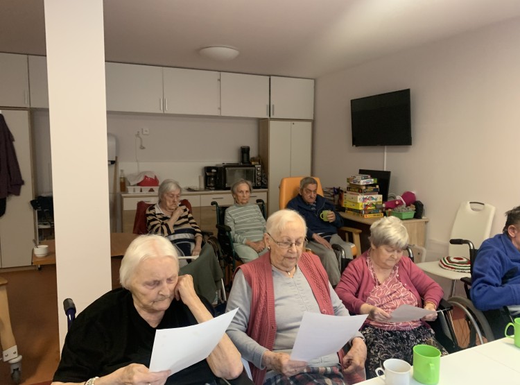 Pečení, zpěv i divadlo: Březnové aktivity v Centru sociálních služeb Emausy