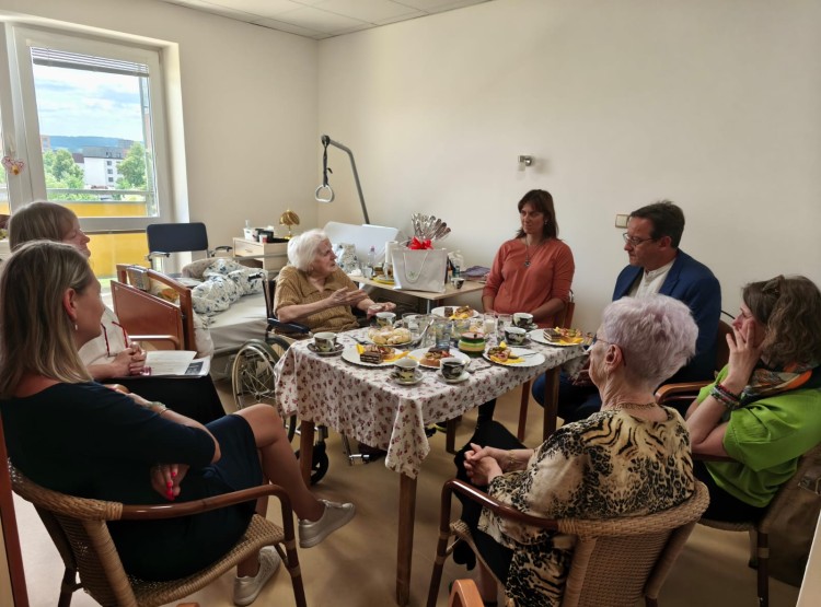 Sto let života, sto let příběhů – paní Anna Sehnalová oslavila významné jubileum