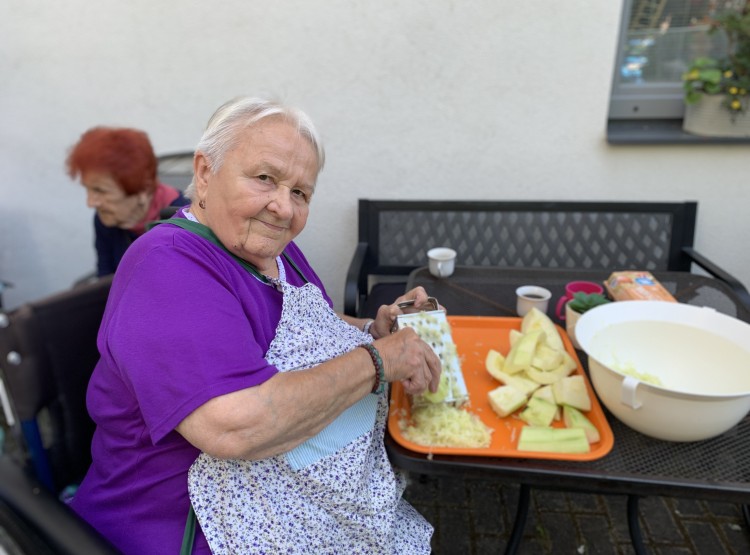 Zářijové pečení a vaření – alsaský cibulový koláč, rybízový koláč a cuketové placičky