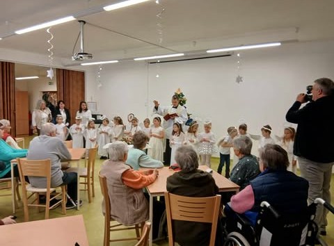 Žehnání adventního věnce v Dačicích