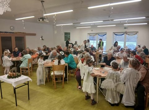 Žehnání adventního věnce v Dačicích