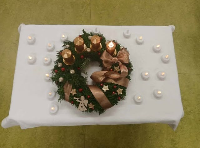 Žehnání adventního věnce v Dačicích