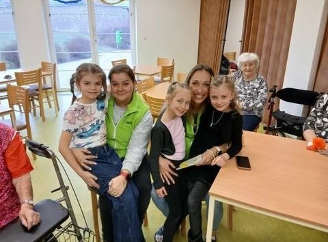 Vánoční vystoupení dětí ze ZŠ Boženy Němcové