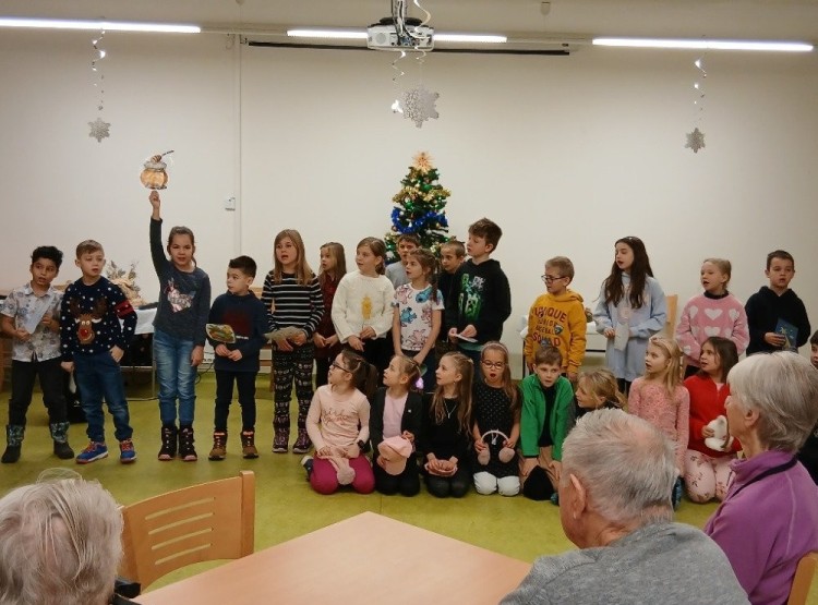 Vánoční vystoupení dětí ze ZŠ Boženy Němcové