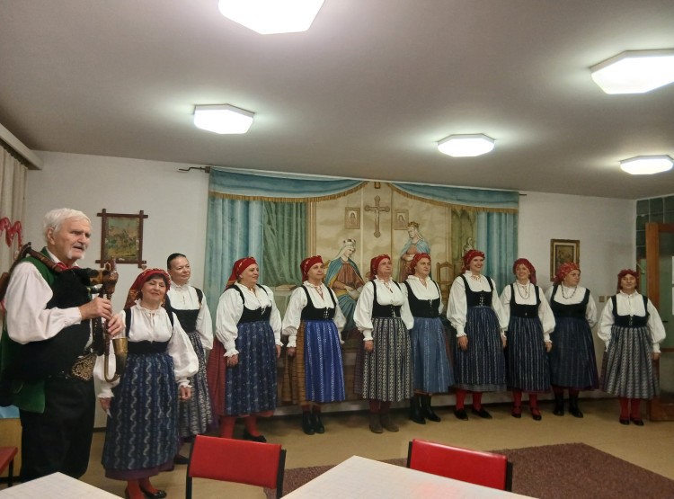 Předvánoční vystoupení v Domě s pečovatelskou službou v Borovanech