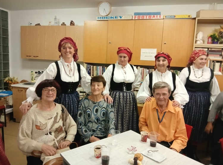 Předvánoční vystoupení v Domě s pečovatelskou službou v Borovanech