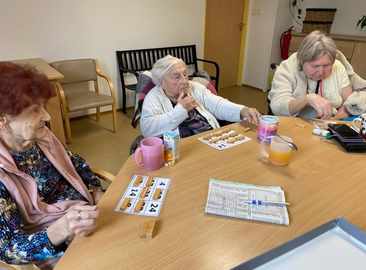 Bingo, pastelky a dobrá nálada