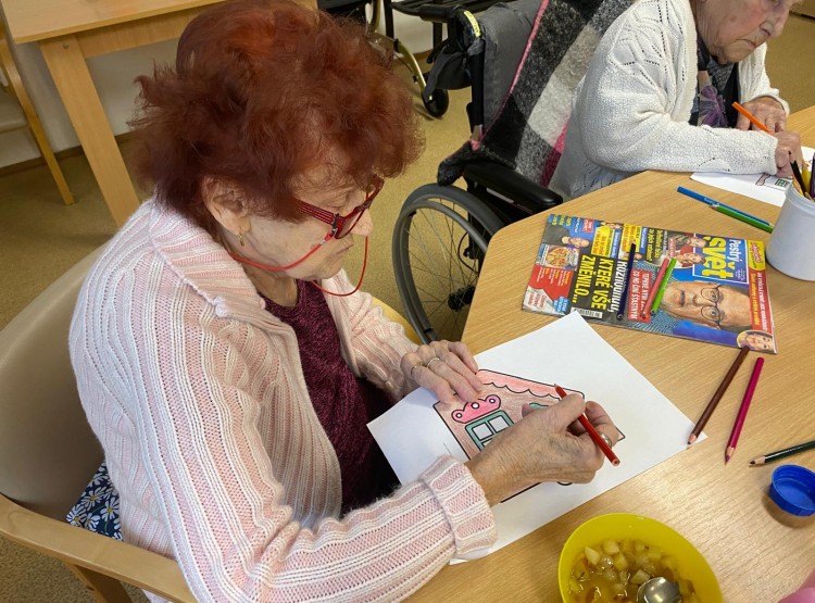 Bingo, pastelky a dobrá nálada