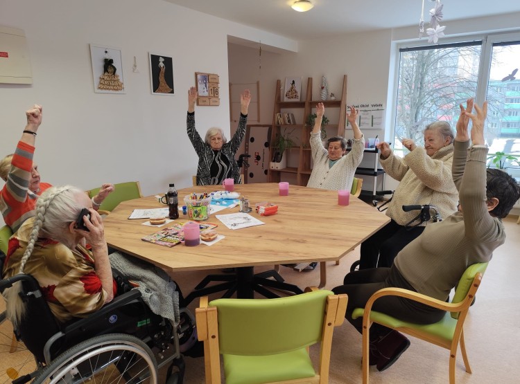 Bingo, pastelky a dobrá nálada