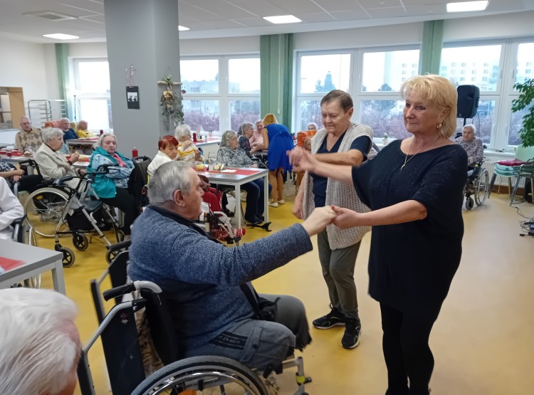 Taneční odpoledne plné radosti