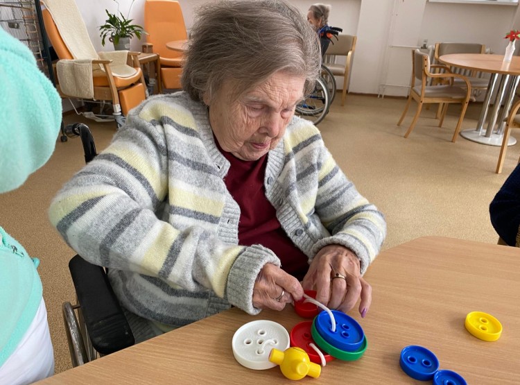 Každý den s úsměvem u společného stolu