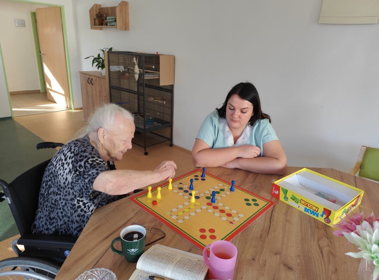 Každý den s úsměvem u společného stolu