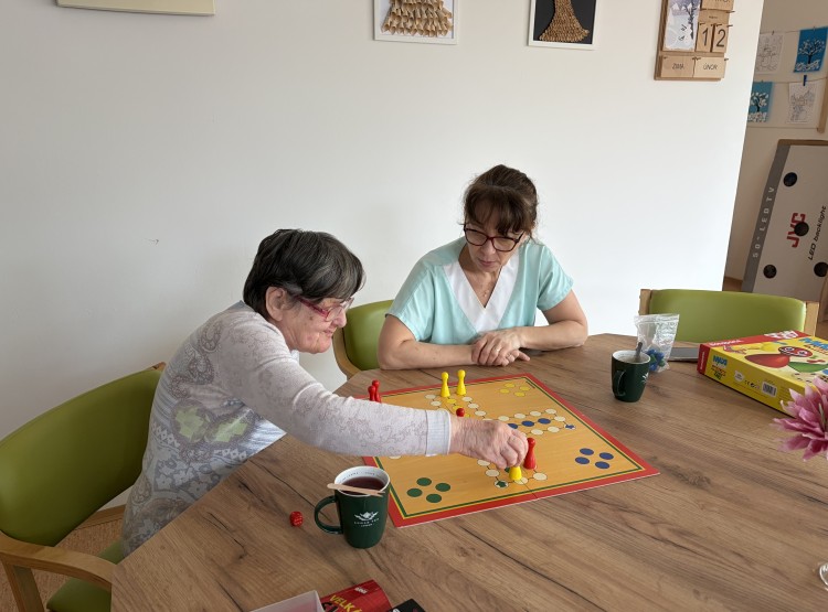 Každý den s úsměvem u společného stolu