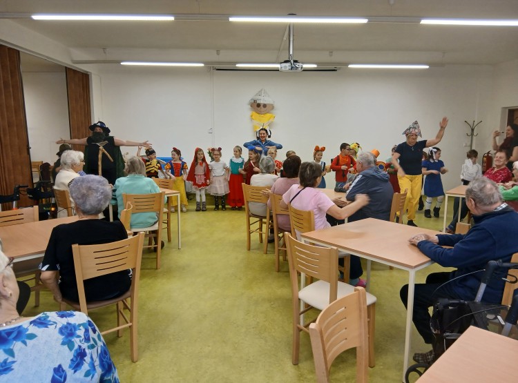 Večerníček potěšil klienty v Dačicích