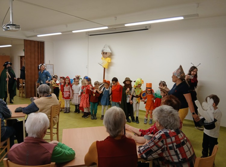 Večerníček potěšil klienty v Dačicích