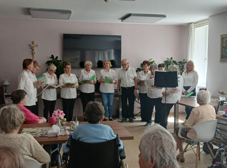 Když se z nabitého programu stane neoficiální koncert