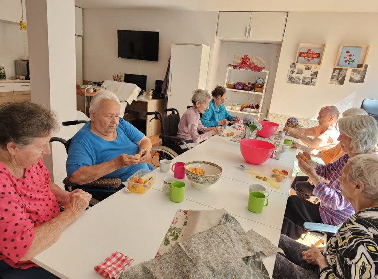 Vůně domácího pečení v Centru sociálních služeb Emausy