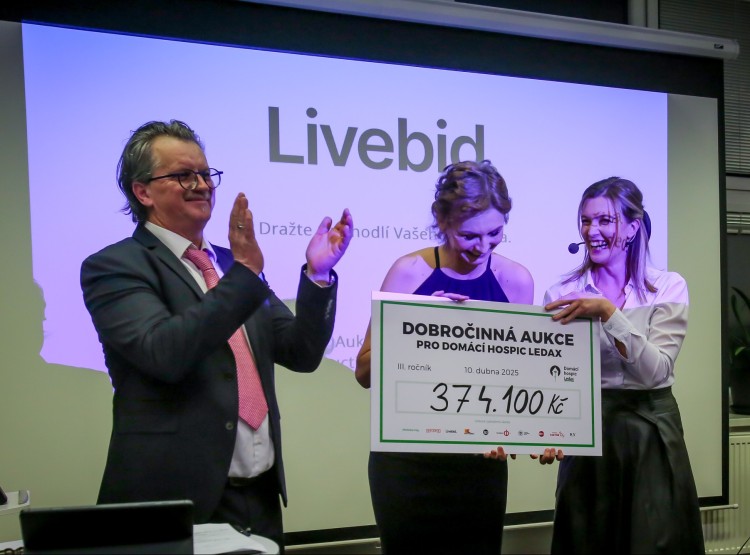 Dokázali jste to znovu – výtěžek třetí dobročinné aukce se přiblížil 400 000 Kč