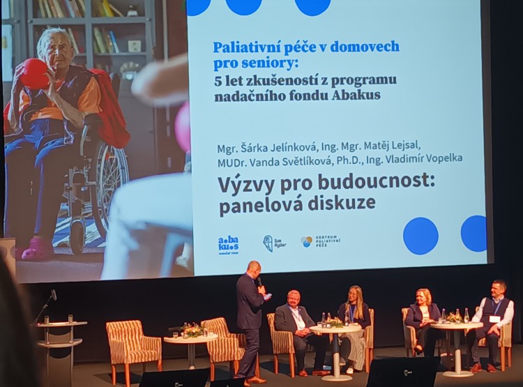 Paliativní péče má smysl. Sdíleli jsme zkušenosti na celostátní konferenci