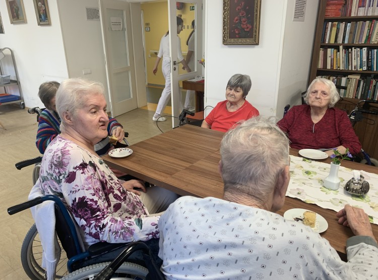 Kavárna aneb příjemné posezení u šálku