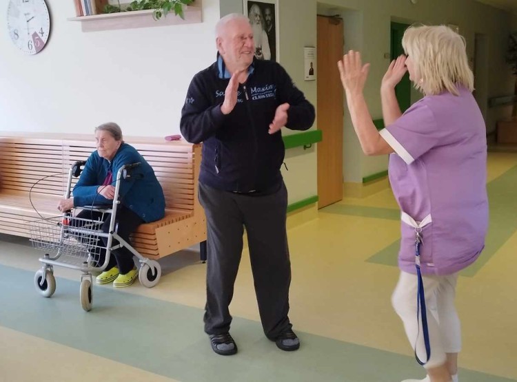 Hudba a tanec na DZR v Domově pro seniory Vysoké Mýto