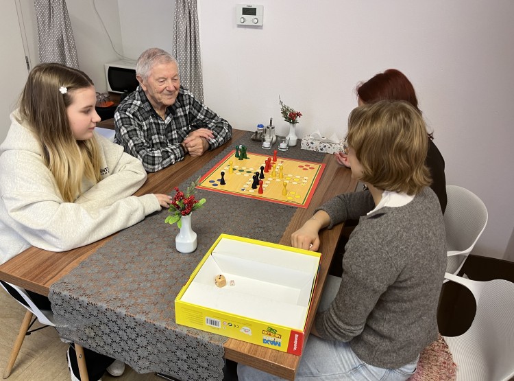 Studenti ČAG v Centru sociálních služeb Emausy