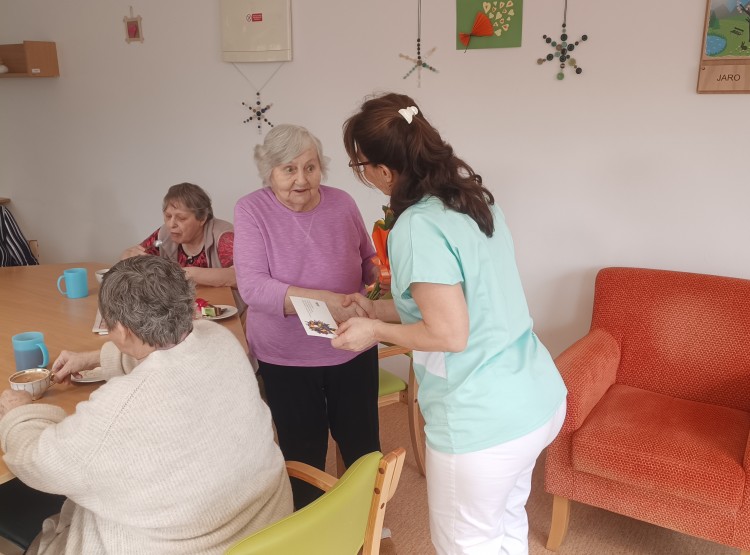 Oslava narozenin paní Marušky v Centru sociálních služeb Domus