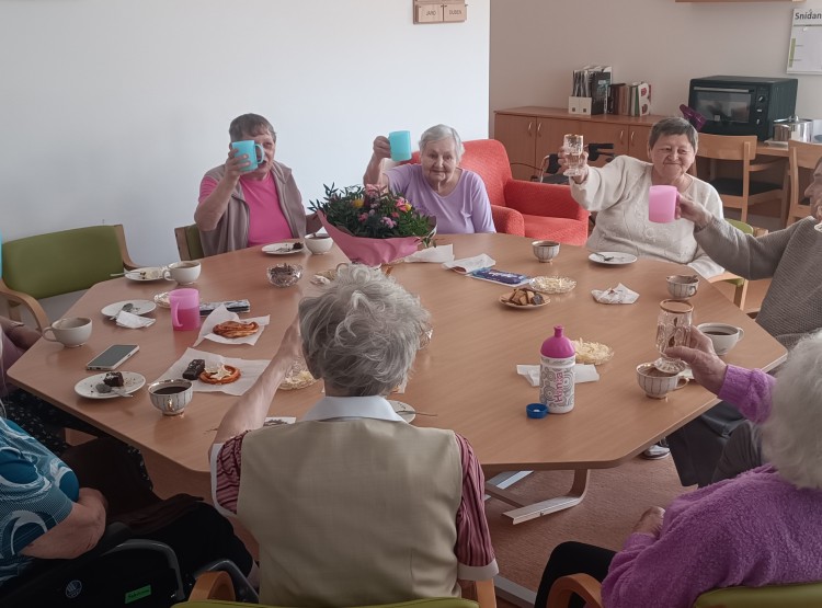 Oslava narozenin paní Blanky a Marušky v Centru sociálních služeb Domus