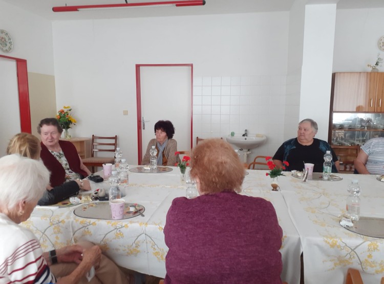Beseda o finanční gramotnosti v DPS ve Zlivi