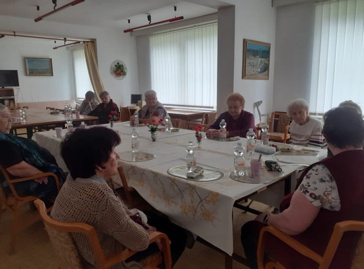 Beseda o finanční gramotnosti v DPS ve Zlivi