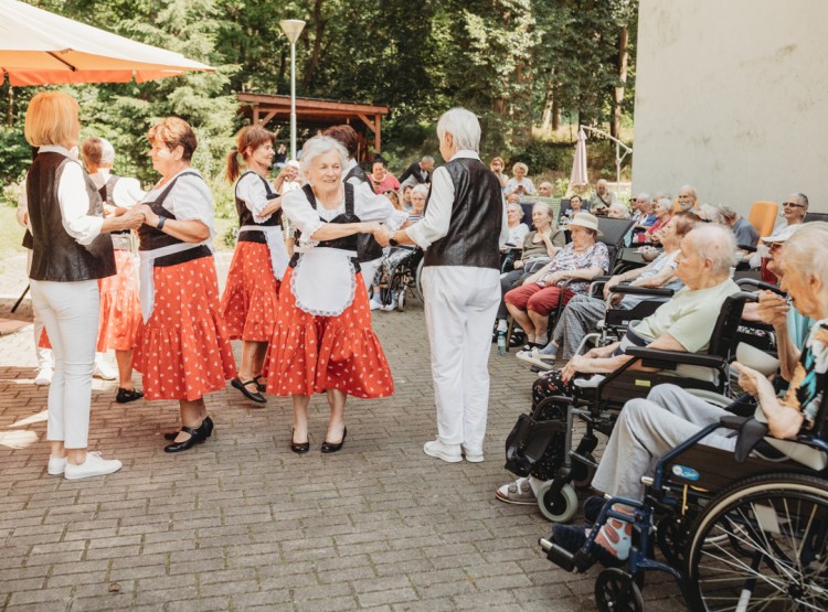 Zahradní slavnost v Centru sociálních služeb Emausy