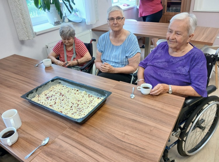 Pečení v Centru sociálních služeb Emausy