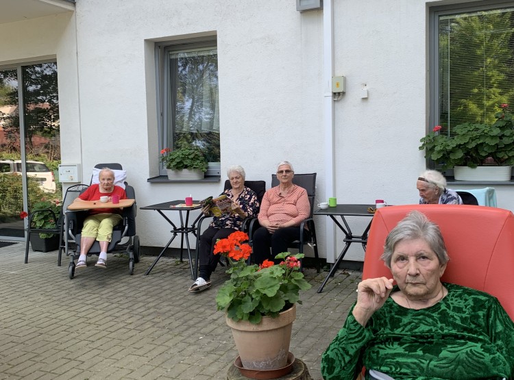Bingo na terase v Centru sociálních služeb Emausy