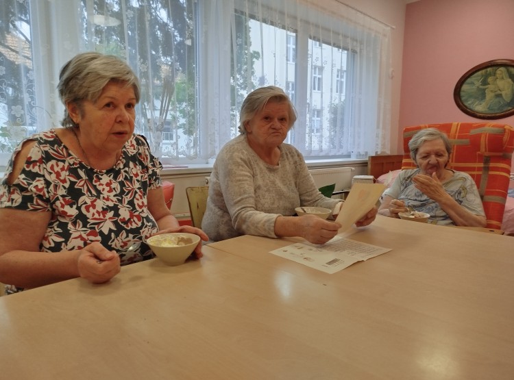 Zmrzlinové poháry v reminiscenční místnosti