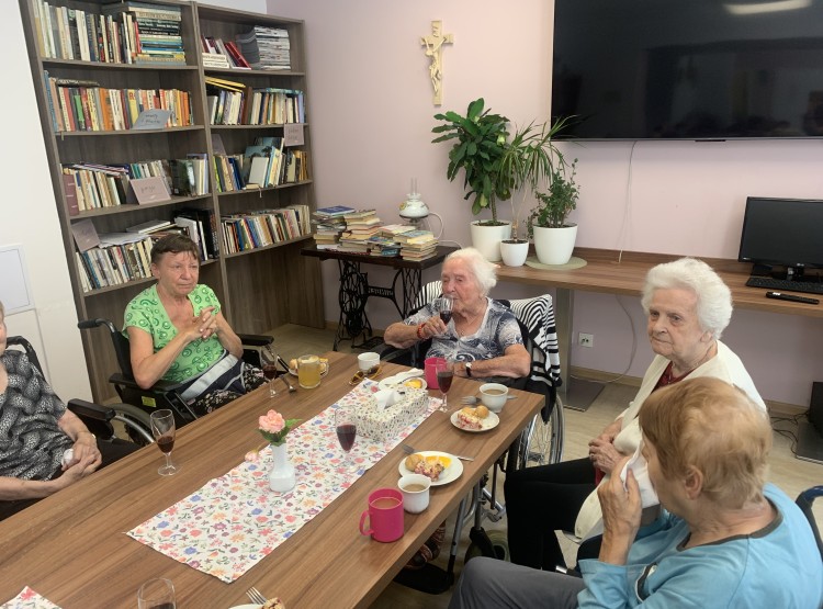 Narozeninová oslava v Centru sociálních služeb Emausy