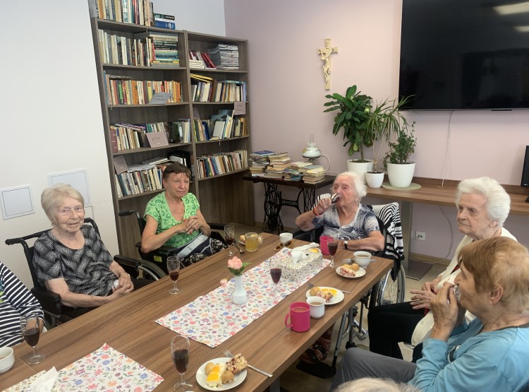 Narozeninová oslava v Centru sociálních služeb Emausy