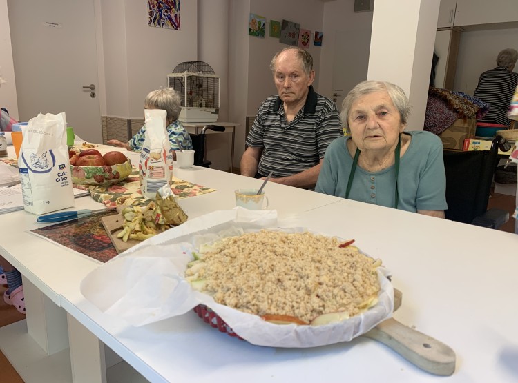 Jablka, vzpomínky a koláč – smyslová aktivizace plná chuti a vůní