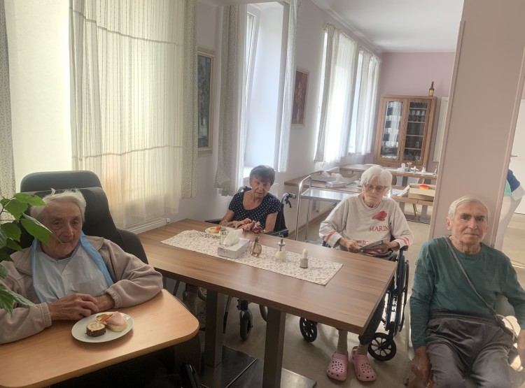 Narozeninová oslava v Centru sociálních služeb Emausy