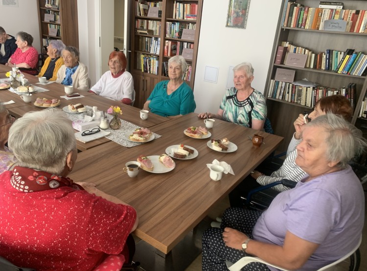 Narozeninová oslava v Centru sociálních služeb Emausy