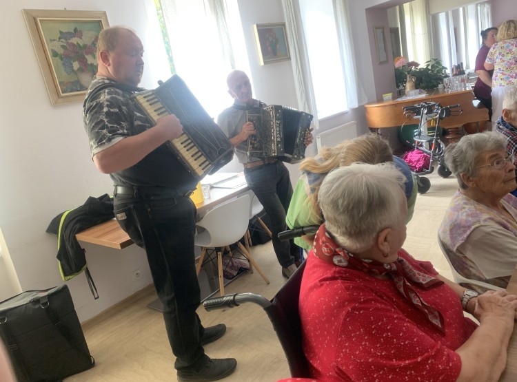 Narozeninová oslava v Centru sociálních služeb Emausy