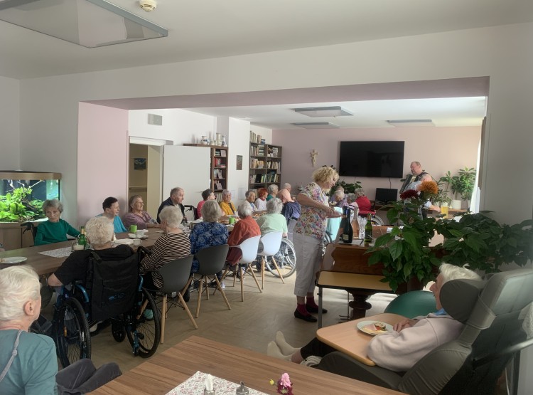 Narozeninová oslava v Centru sociálních služeb Emausy