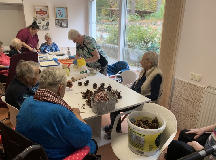 Pečení skořicových šneků