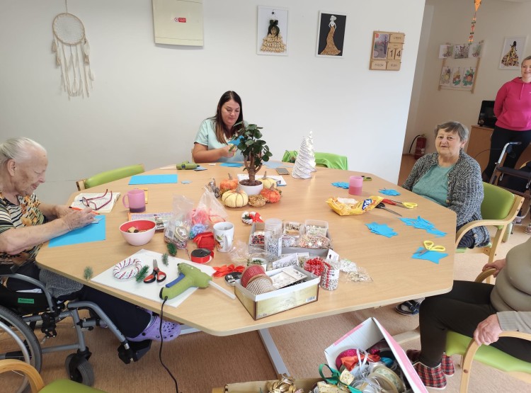 Radostné tvoření i společné povídání a dobrá nálada