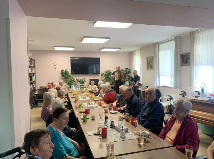 Narozeninová oslava paní Ludmily